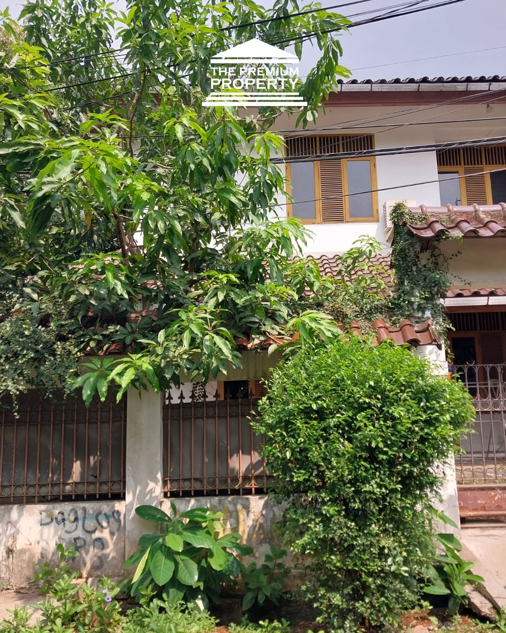 Rumah Dijual di Pondok Indah, Rumah lama, Huk, 2 Lantai, 4 Kamar Tidur
