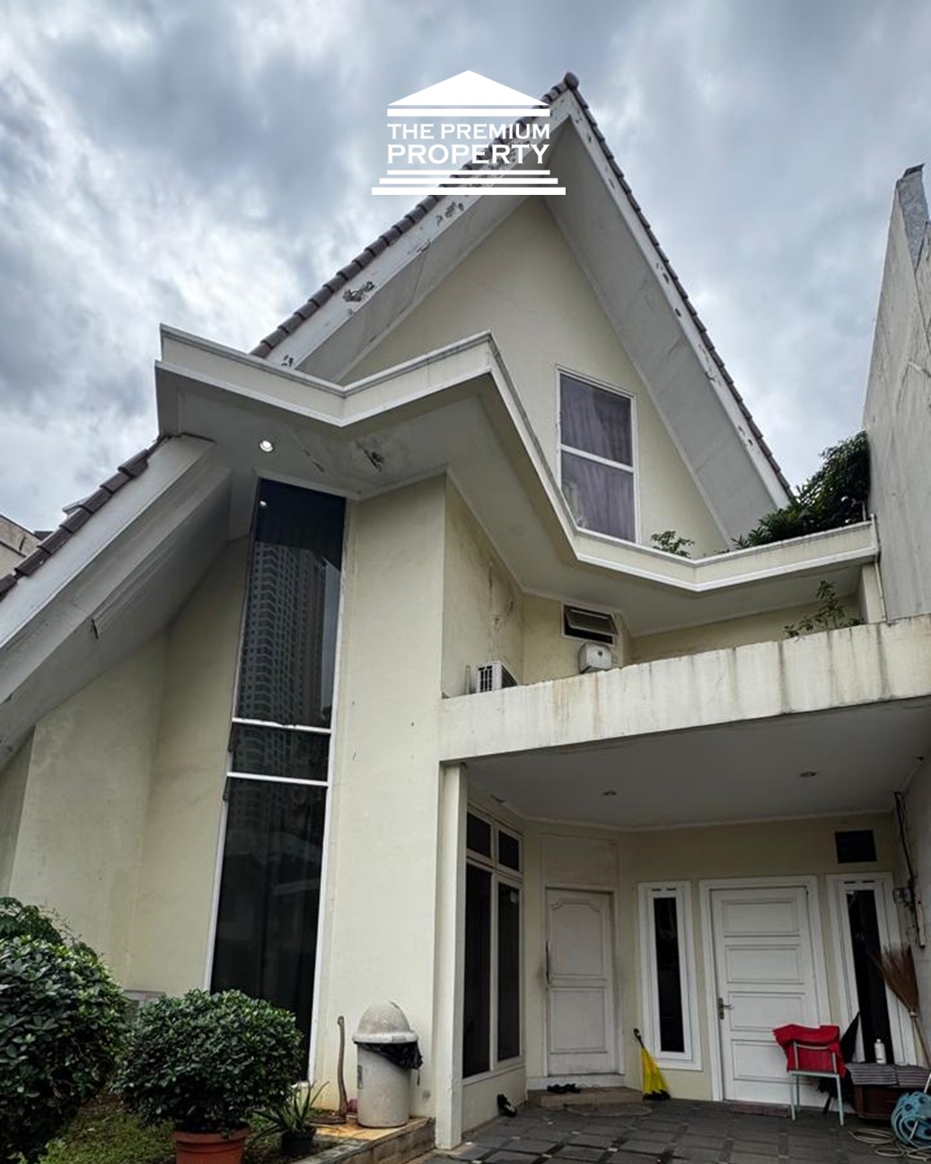 Rumah 2 Lantai Dijual Jakarta Selatan, Jalan Kaki ke Gandaria City Mall, Lingkungan Nyaman