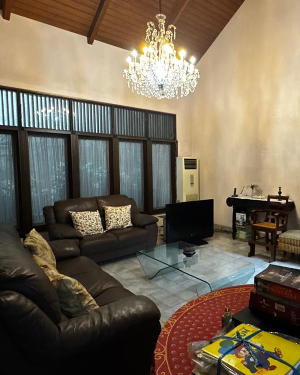 Dijual Rumah Lama 2 Lantai di Gandaria, Kebayoran Baru. Bisa Jalan Kaki ke Mal Gancit, Dekat ke Sudirman