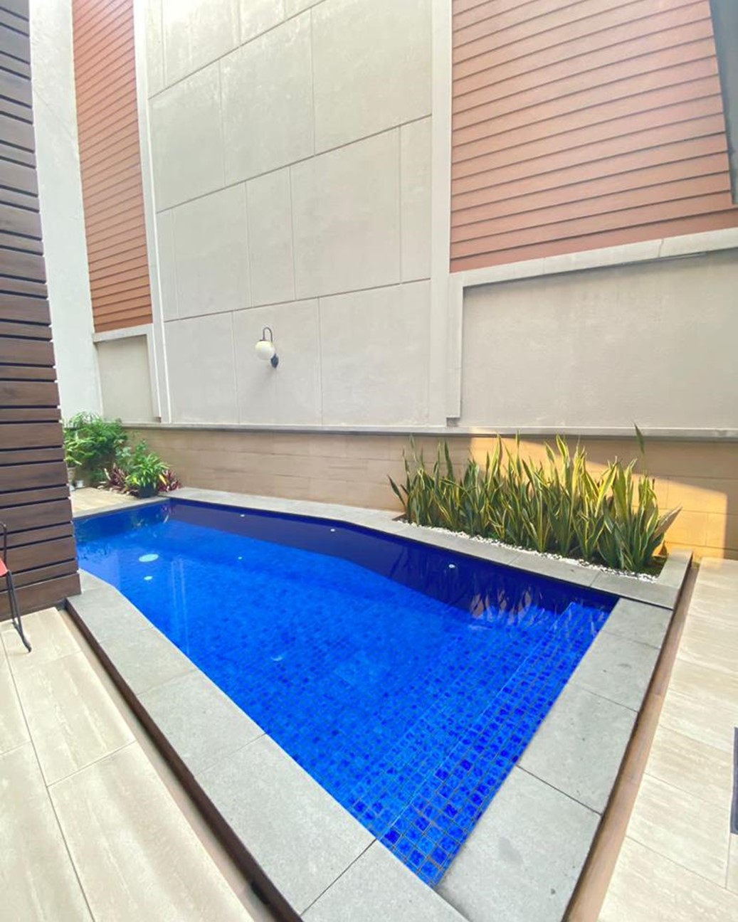 Rumah Dijual di Pondok Indah. 2,5 lantai, 4 Kamar Tidur