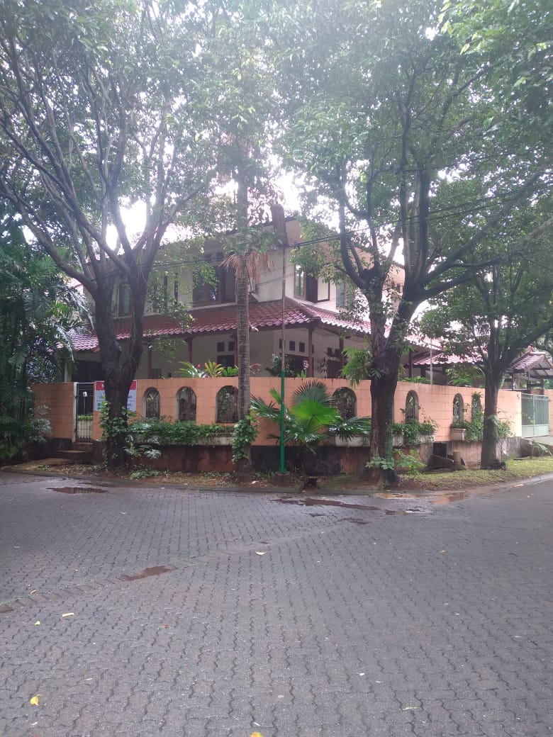 Dijual Rumah Huk 2 Lantai di Pondok Indah – Depan Taman, Dekat Sekolah Bakti Mulya