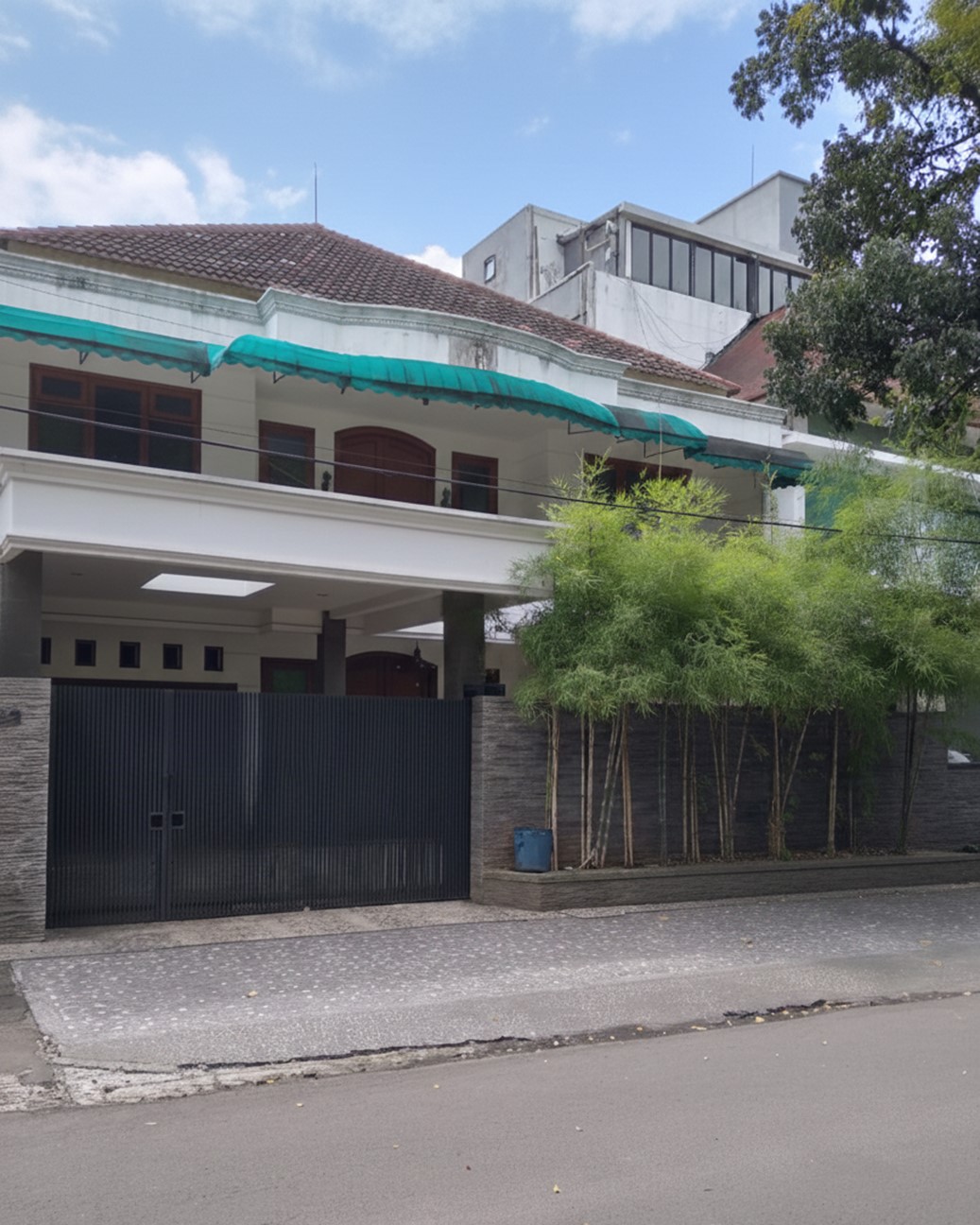 Dijual rumah di Kebayoran Baru, dekat area Gandaria, Cocok Kantor, Usaha Klinik, Dekat Kampus