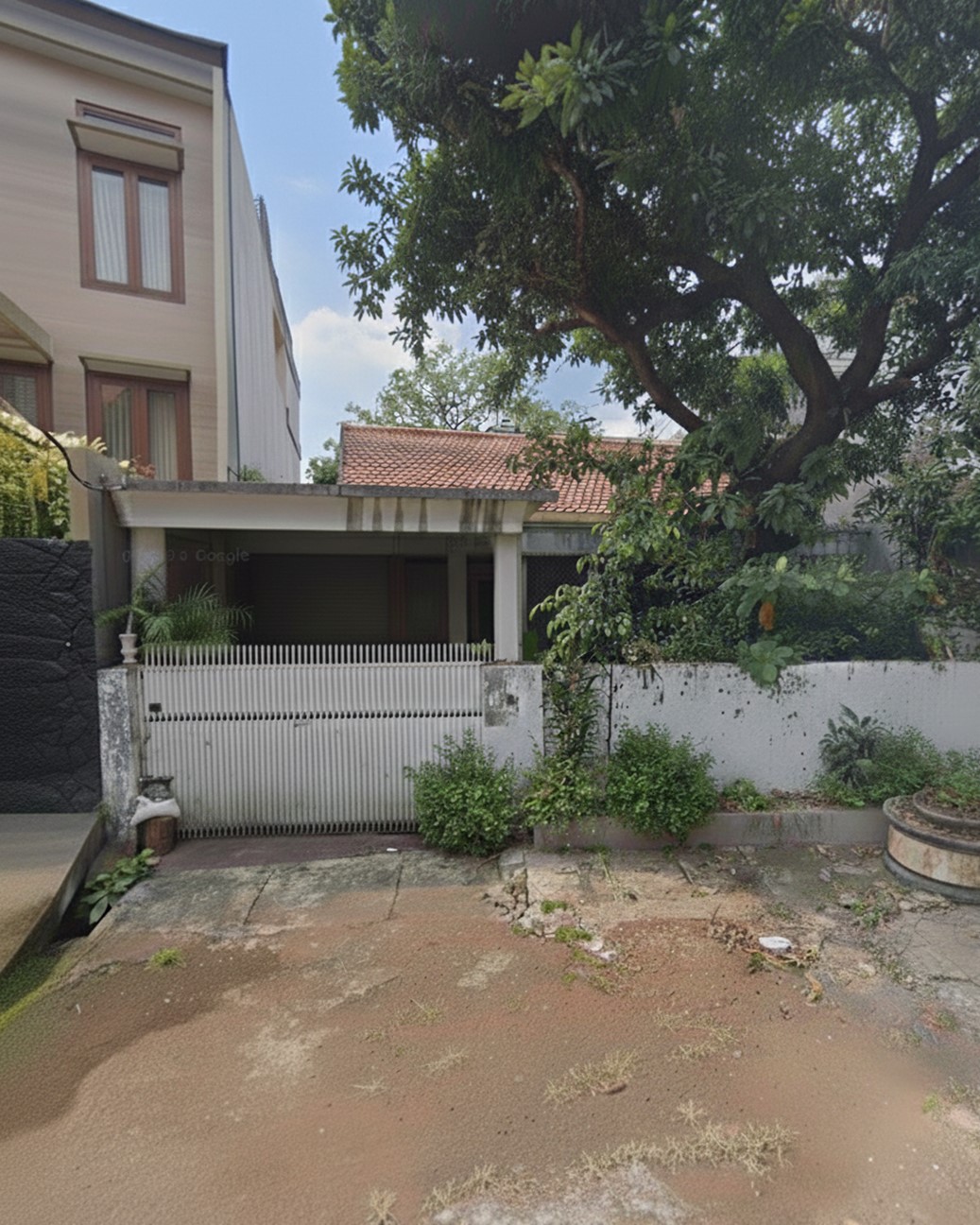 Dijual Rumah Lama Depan Taman Area Prapanca Kebayoran Baru. Butuh Renovasi