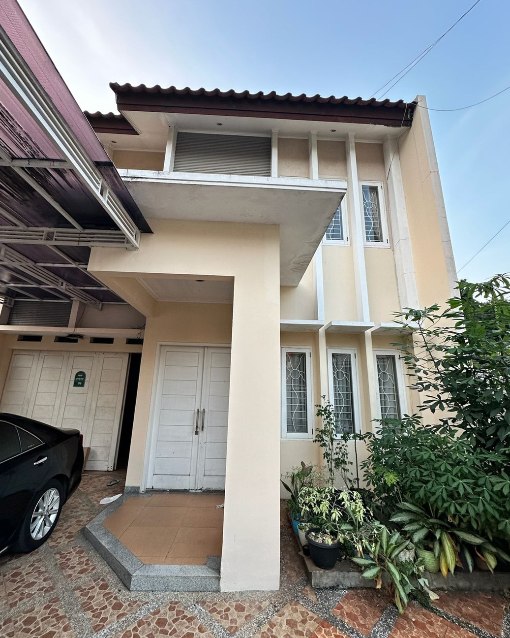 Dijual Rumah di Cipete. Hanya 400 meter ke MRT, Ada Taman, AC, Semi Furnished