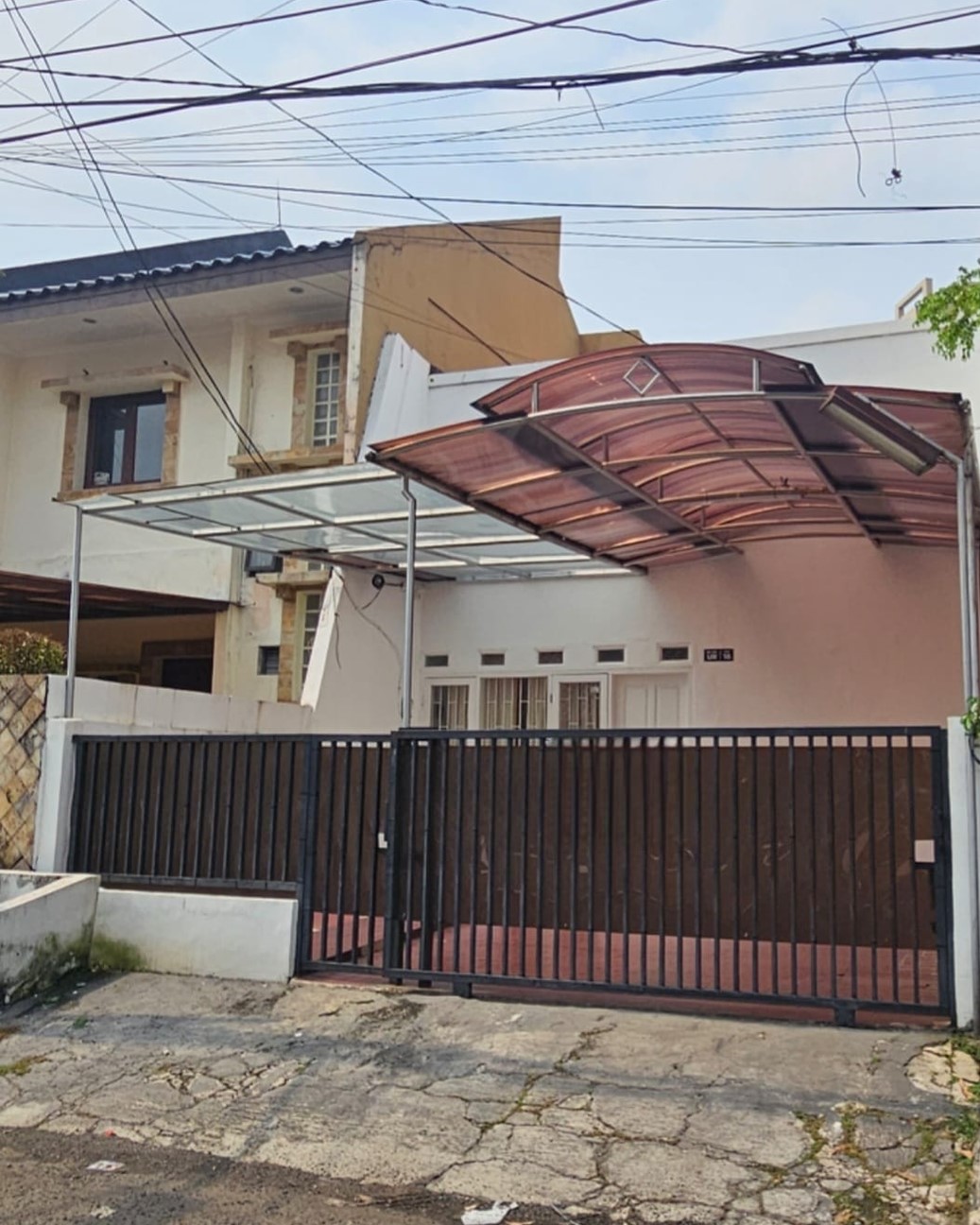 Jual Murah! Rumah 3 Kamar Tidur 1,5 Lantai Area Jalan Pinang Pondok Indah