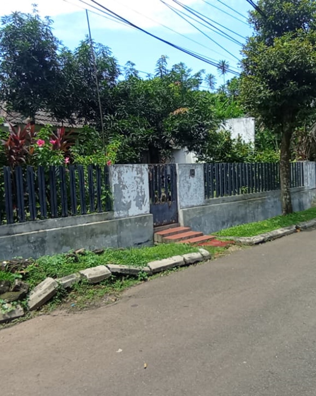 Rumah Dijual di Cilandak, 1 Lantai, Jalan Lebar, Tanah luas