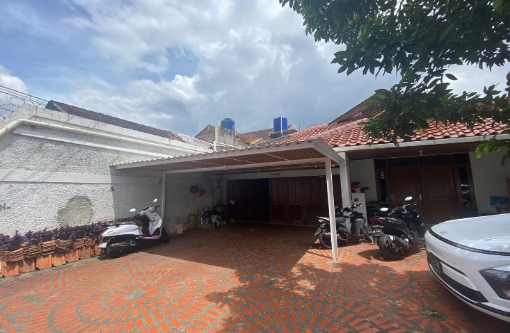 Dijual Rumah 2,5 Lantai di Area Kebayoran Baru, Dekat MRT Haji Nawi, Semi Furnished