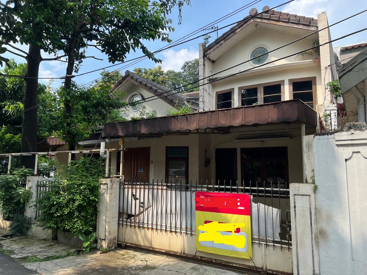 Dijual Rumah Kost 11 KT, Bisa dikembalikan jadi Rumah Tinggal, Area Dekat Gandaria