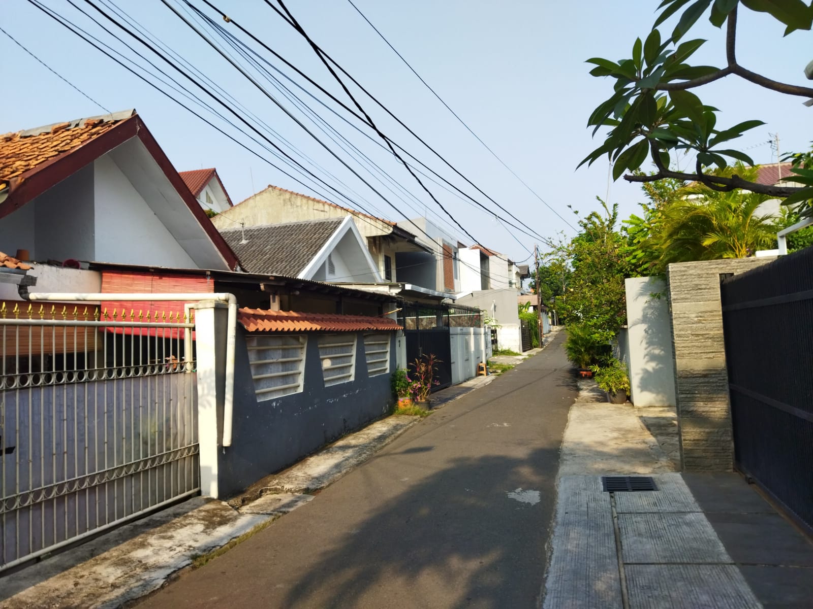 Rumah Hitung Tanah Luas 220 m2, Area Panglima Polim, Dekat MRT