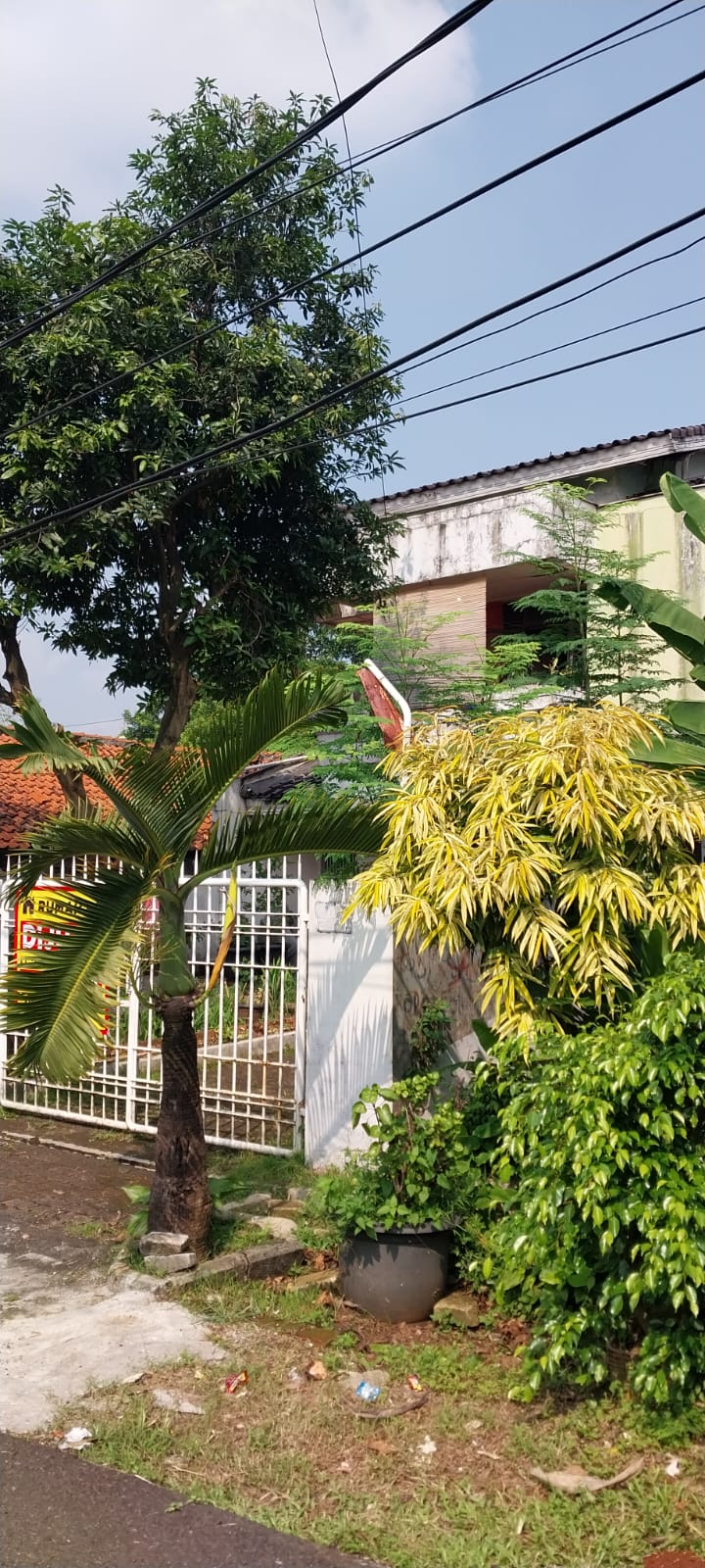 Dijual Rumah di Pondok Pinang, 2 Lantai, Ada Basement, Akses Mudah ke Tol