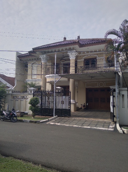 Dijual Rumah 2 Lantai di Bona Indah Lebak Bulus