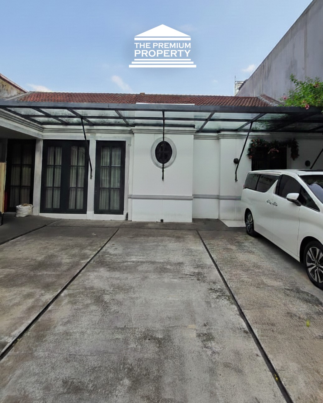 Rumah Sewa Panglima Polim Jakarta Selatan: Parkir 6 Mobil, Jalan 2 Mobil