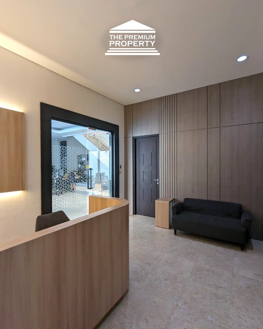 Rumah Kantor Strategis di Area Senopati – Private Pool, Parkir 6 Mobil, Listrik 23rb Watt