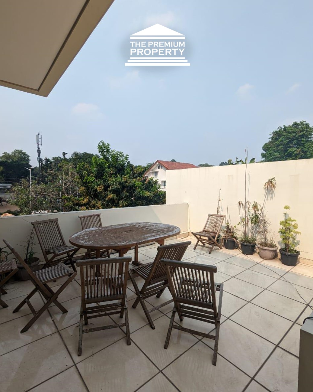 Rumah Kantor Strategis di Area Senopati – Private Pool, Parkir 6 Mobil, Listrik 23rb Watt