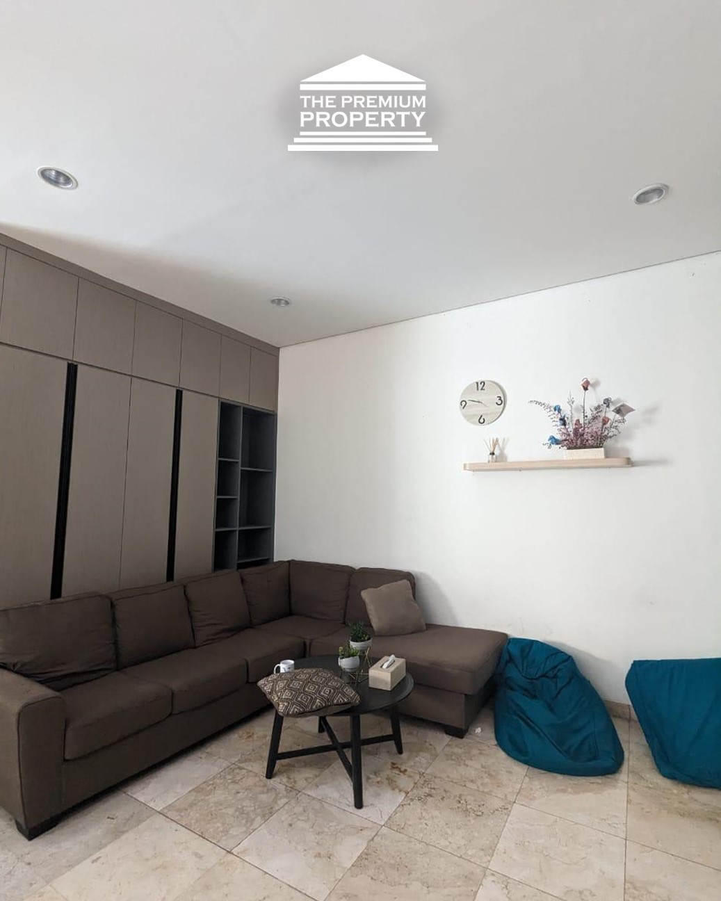 Rumah Kantor Strategis di Area Senopati – Private Pool, Parkir 6 Mobil, Listrik 23rb Watt
