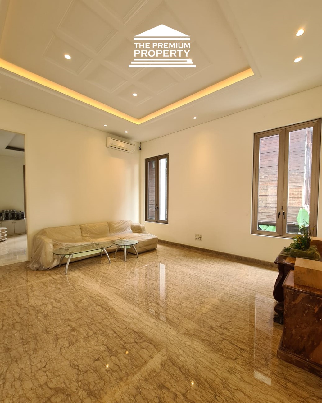 Rumah Mewah Taman Golf Lippo Karawaci Ada Kolam Renang – Baru Renov & Luas