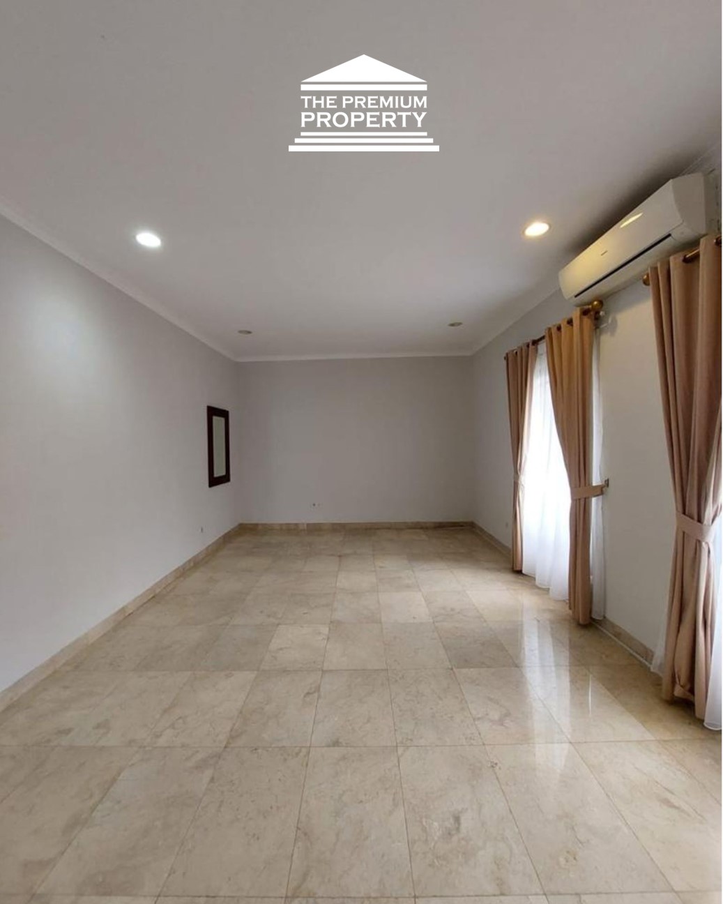 Rumah Modern Classic Pondok Indah Hoek – Private Cinema & Metric Kitchen