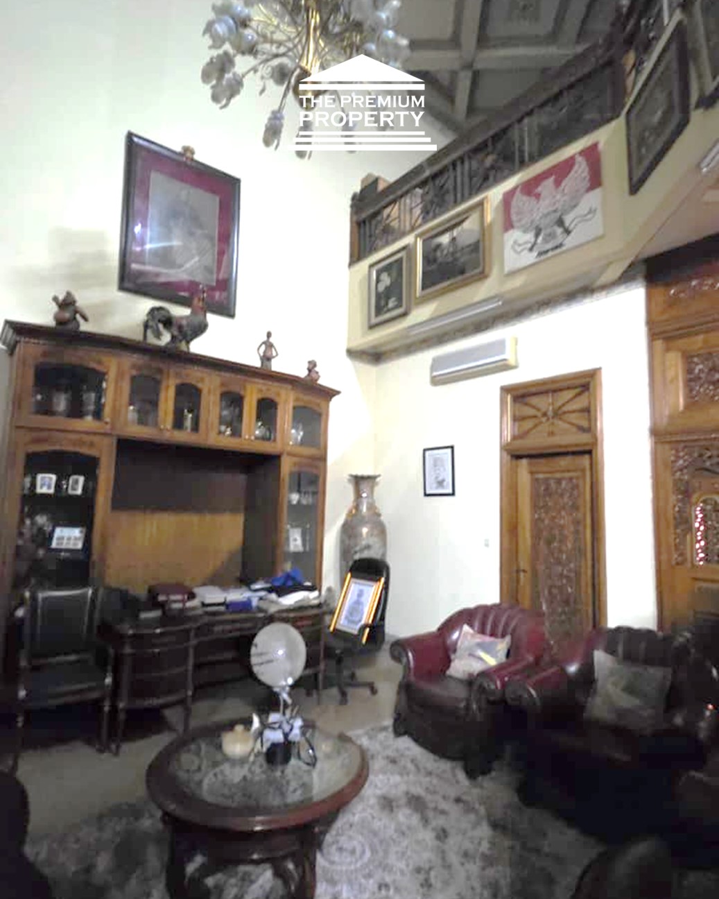 Rumah Klasik 2 Lantai di Lokasi Premium Menteng Jakarta Pusat