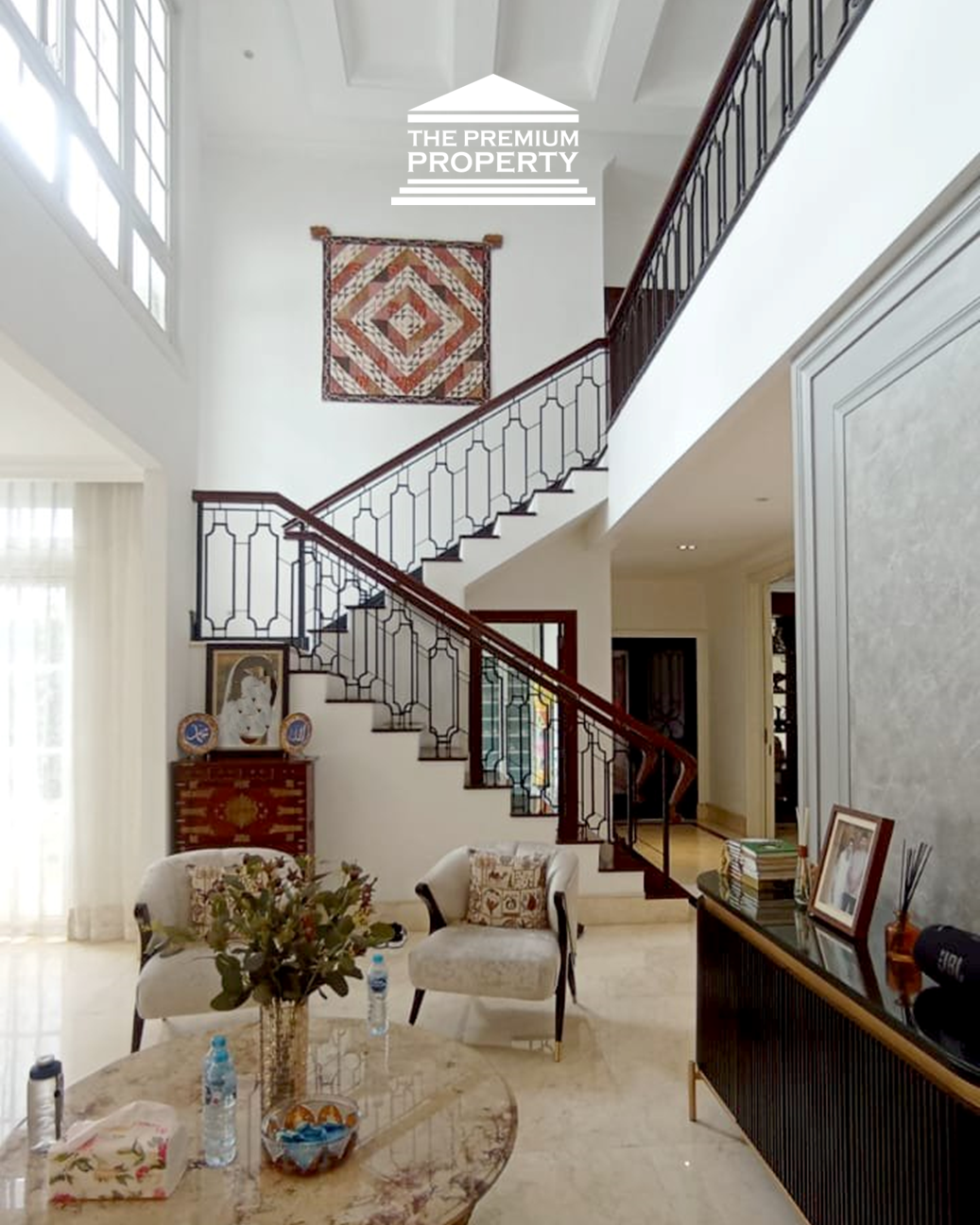 Rumah Mewah 2 Lantai di Jagakarsa. Ada Kolam Renang Pribadi. Akses Jalan Lebar dan Bebas Banjir