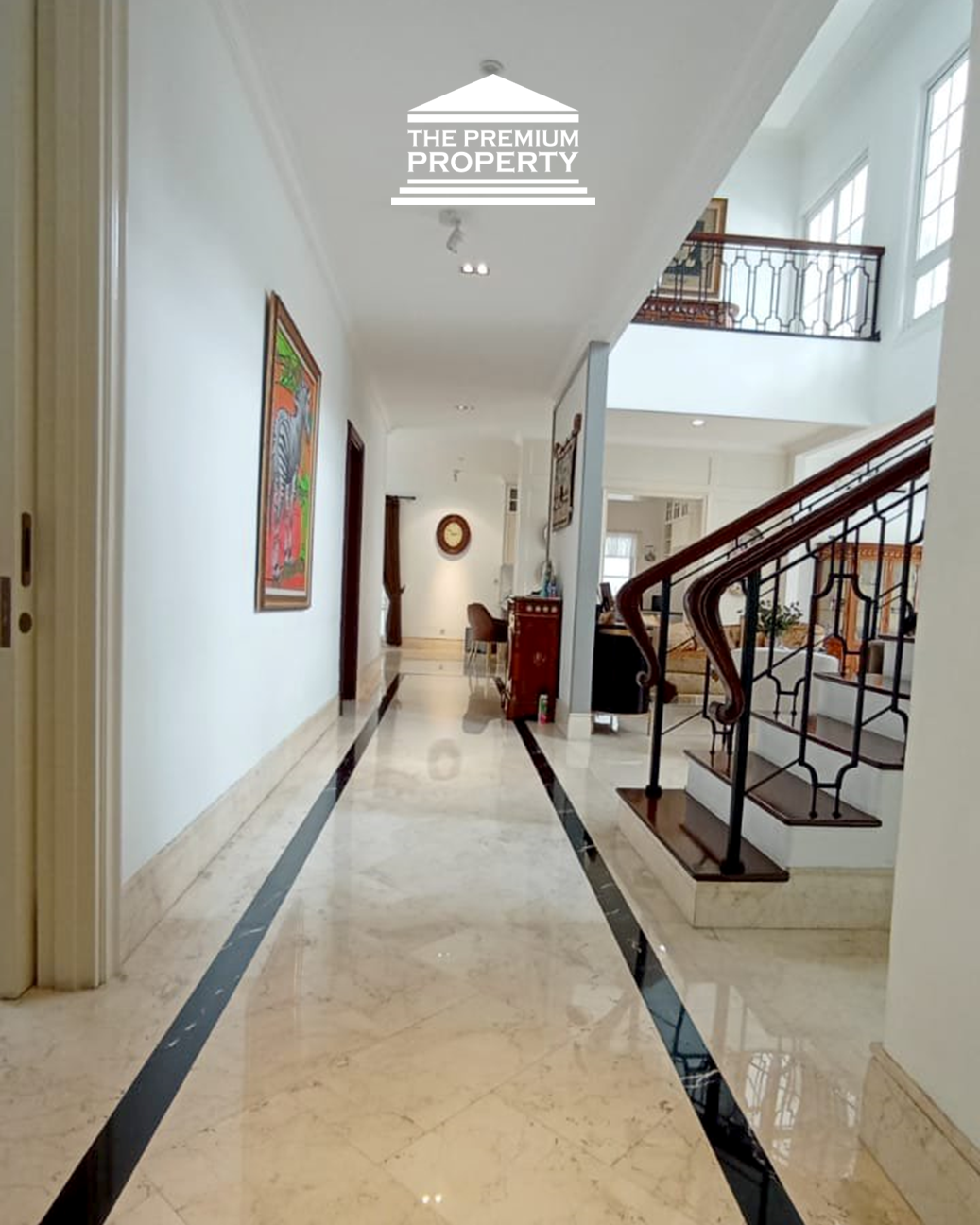 Rumah Mewah 2 Lantai di Jagakarsa. Ada Kolam Renang Pribadi. Akses Jalan Lebar dan Bebas Banjir