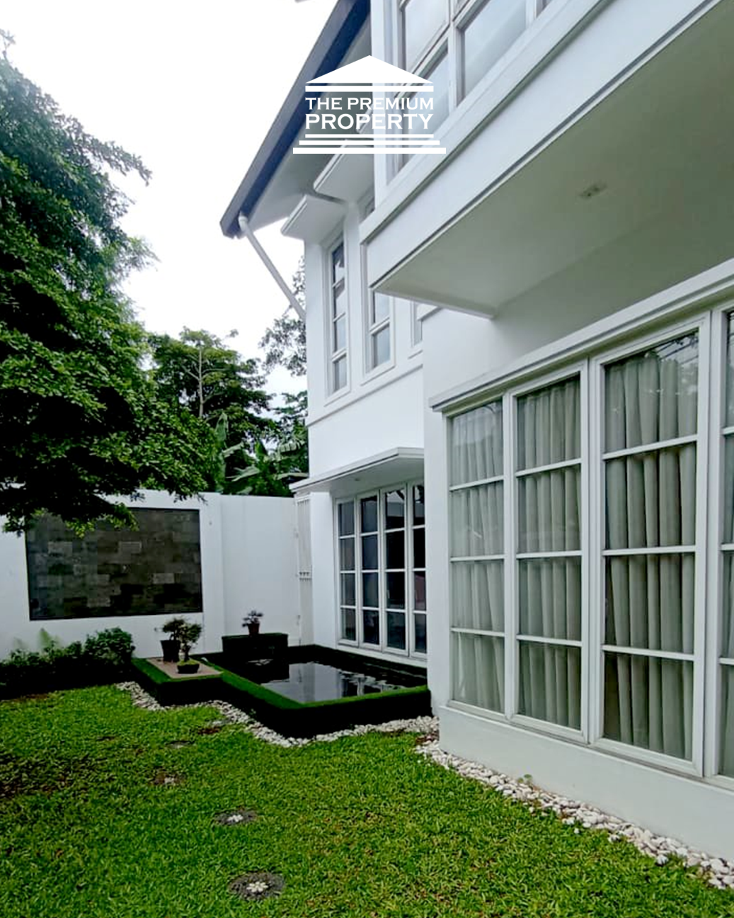 Rumah Mewah 2 Lantai di Jagakarsa. Ada Kolam Renang Pribadi. Akses Jalan Lebar dan Bebas Banjir