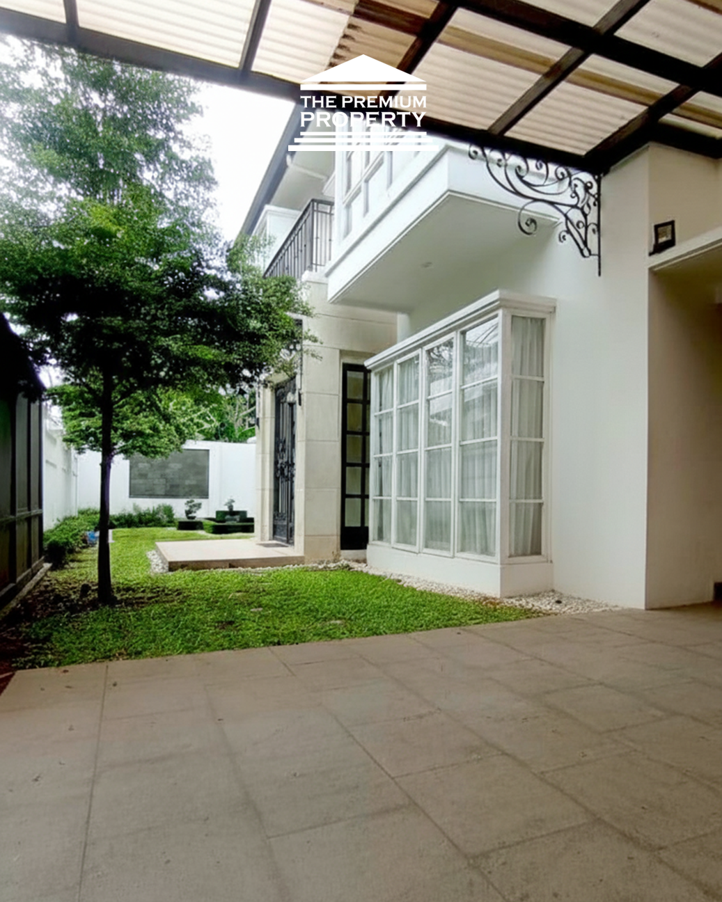 Rumah Mewah 2 Lantai di Jagakarsa. Ada Kolam Renang Pribadi. Akses Jalan Lebar dan Bebas Banjir