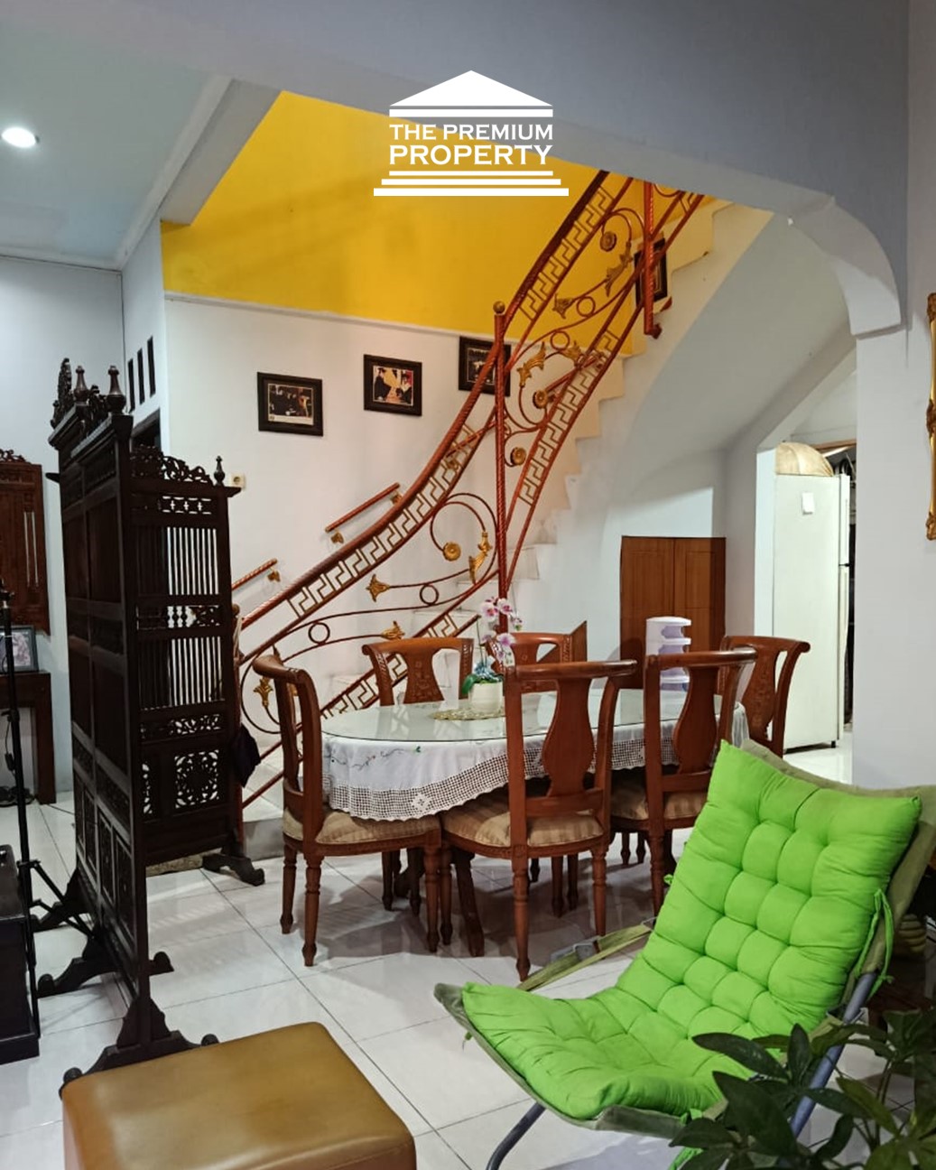 Dijual Rumah 2 Lantai di Mampang Prapatan, Jalan Lebar 2 Mobil, Luas Tanah 190 m2, 7 Kamar Tidur