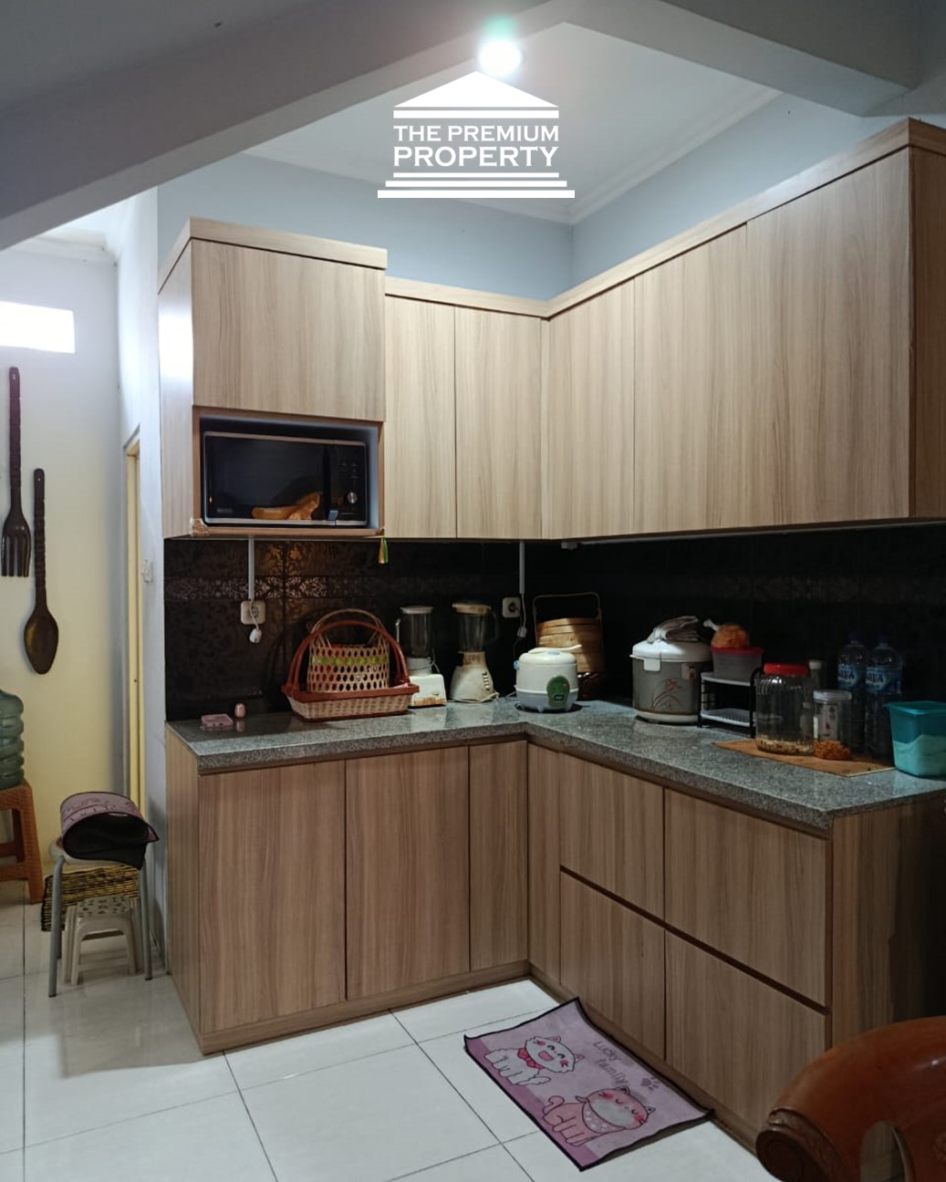 Dijual Rumah 2 Lantai di Mampang Prapatan, Jalan Lebar 2 Mobil, Luas Tanah 190 m2, 7 Kamar Tidur