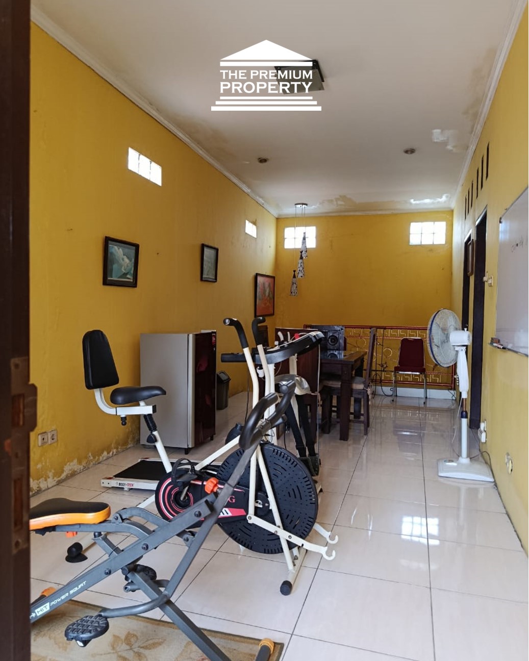 Dijual Rumah 2 Lantai di Mampang Prapatan, Jalan Lebar 2 Mobil, Luas Tanah 190 m2, 7 Kamar Tidur