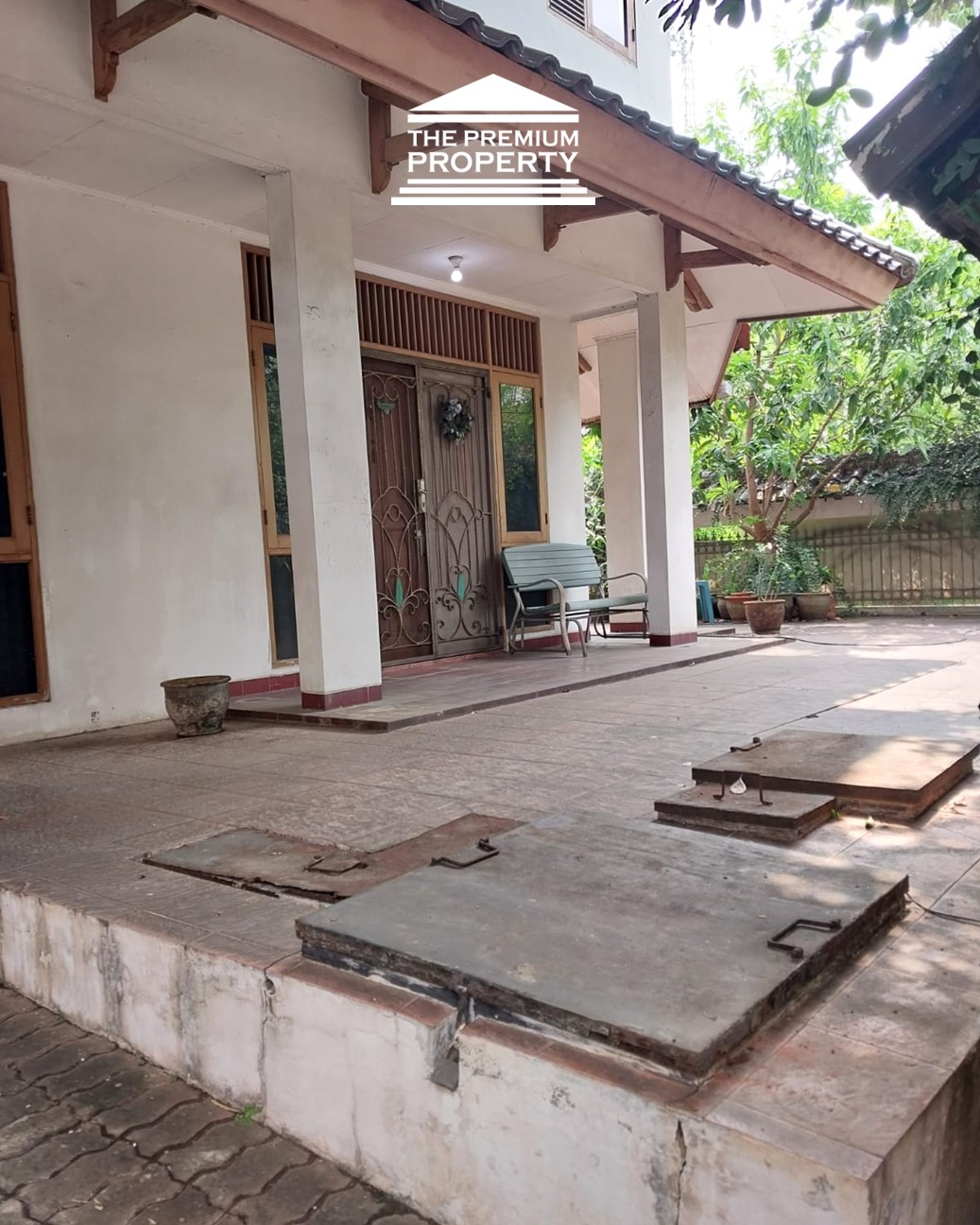 Rumah Dijual di Pondok Indah, Rumah lama, Huk, 2 Lantai, 4 Kamar Tidur
