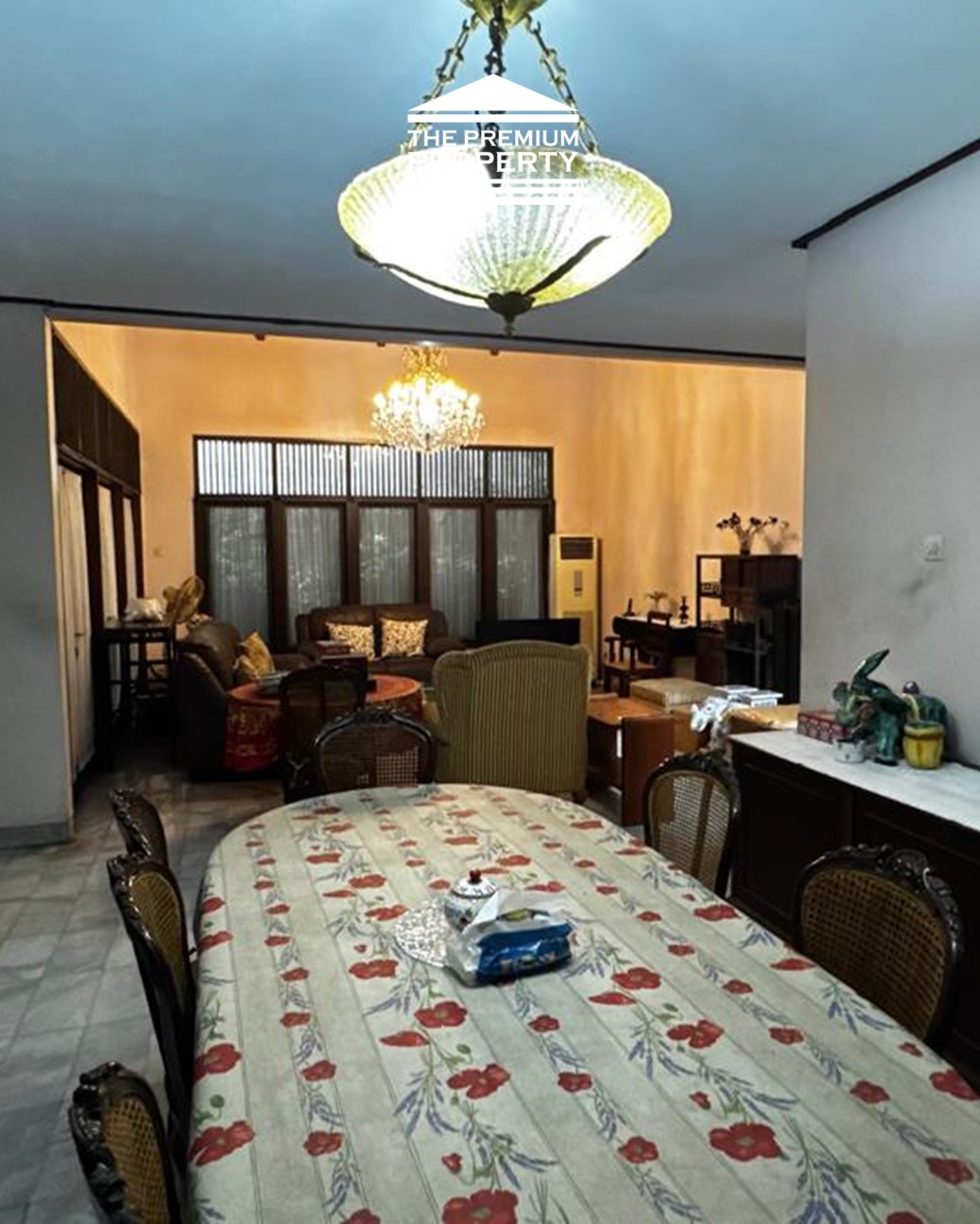 Dijual Rumah Lama 2 Lantai di Gandaria, Kebayoran Baru. Bisa Jalan Kaki ke Mal Gancit, Dekat ke Sudirman