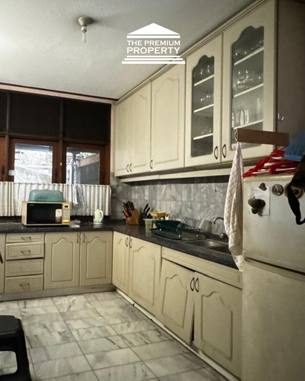 Dijual Rumah Lama 2 Lantai di Gandaria, Kebayoran Baru. Bisa Jalan Kaki ke Mal Gancit, Dekat ke Sudirman