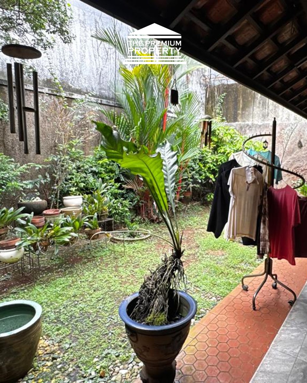 Dijual Rumah Lama 2 Lantai di Gandaria, Kebayoran Baru. Bisa Jalan Kaki ke Mal Gancit, Dekat ke Sudirman