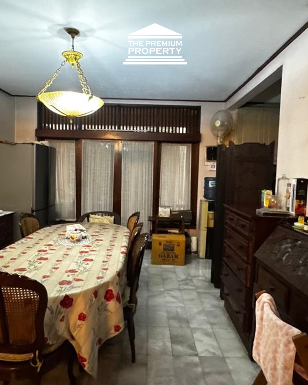 Dijual Rumah Lama 2 Lantai di Gandaria, Kebayoran Baru. Bisa Jalan Kaki ke Mal Gancit, Dekat ke Sudirman