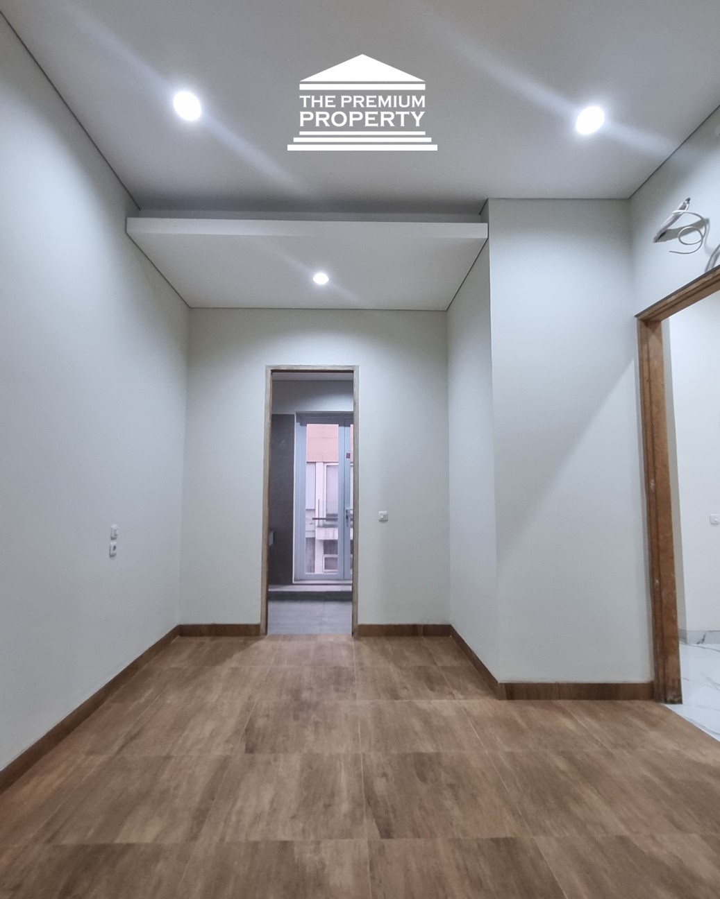 Rumah Baru Dijual di Pasar Minggu, 2,5 Lantai, Ada Rooftop dan Mezzanine. 4+1 Kamar Tidur