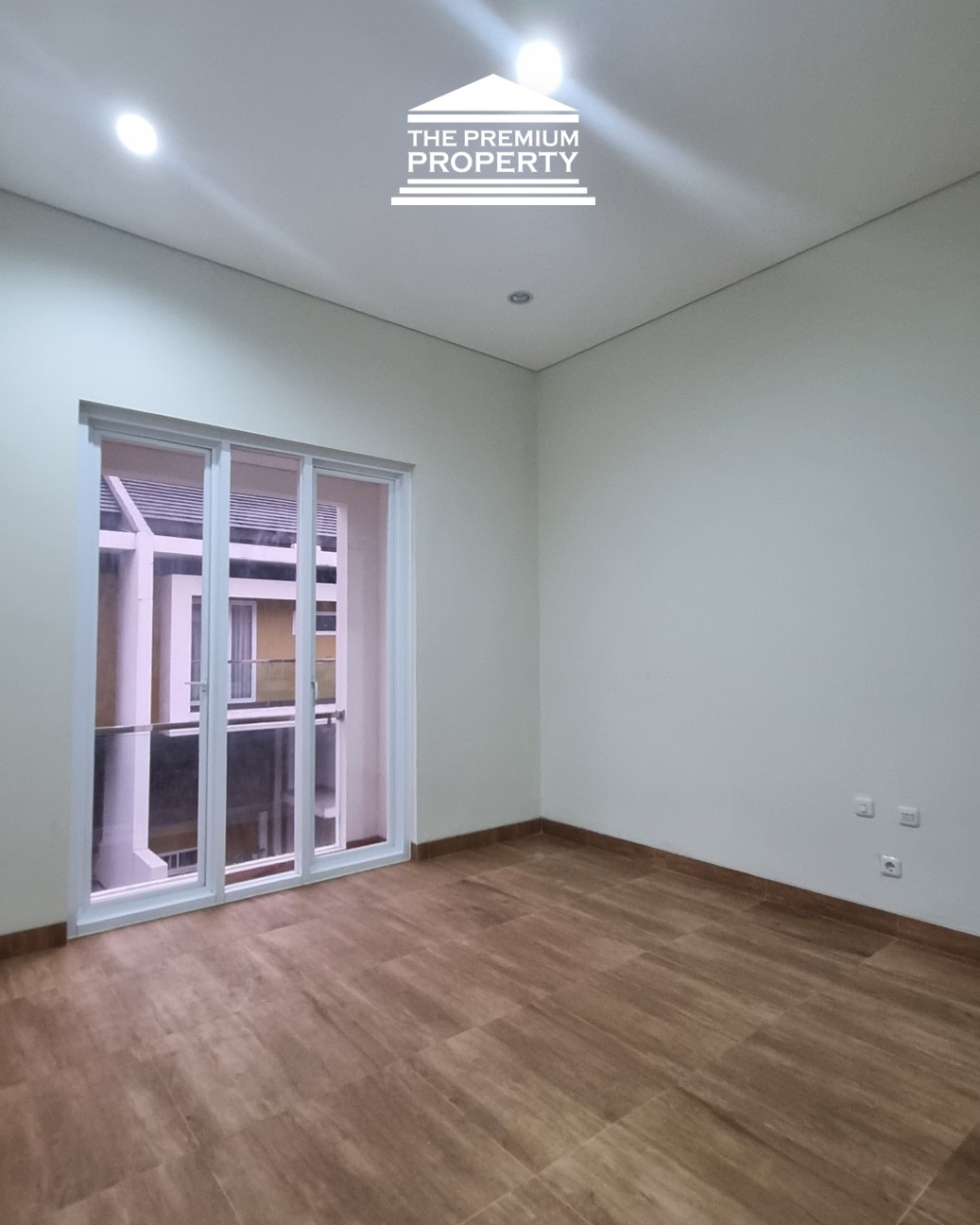 Rumah Baru Dijual di Pasar Minggu, 2,5 Lantai, Ada Rooftop dan Mezzanine. 4+1 Kamar Tidur