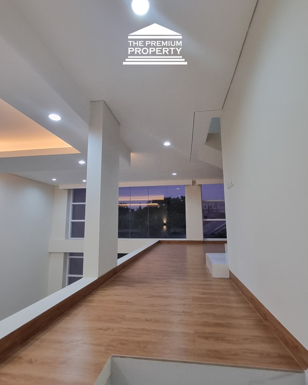 Rumah Baru Dijual di Pasar Minggu, 2,5 Lantai, Ada Rooftop dan Mezzanine. 4+1 Kamar Tidur