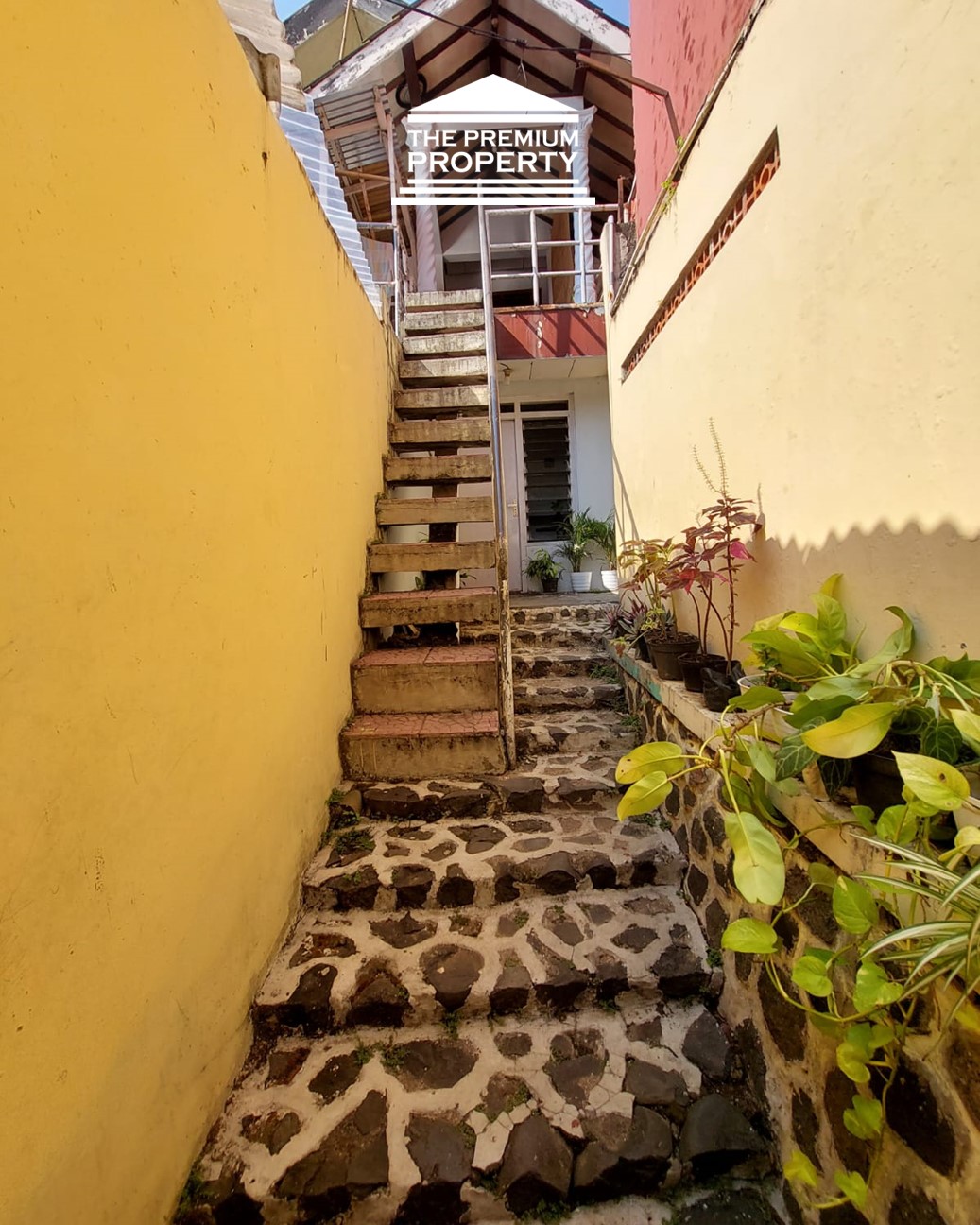 Rumah Dijual di Lenteng Agung, 2 Lantai, 8 Kamar Tidur