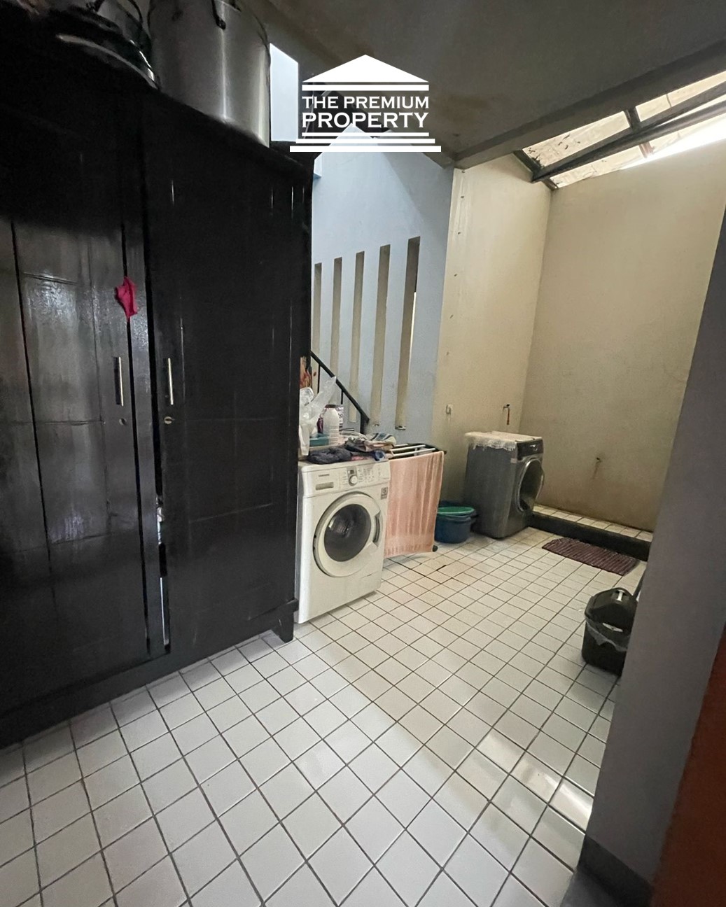 Dijual Rumah di Kebayoran Baru. Ada Rumah Utama dan Rumah Kost 8KT Furnished, Ada Kios Bisa Disewa