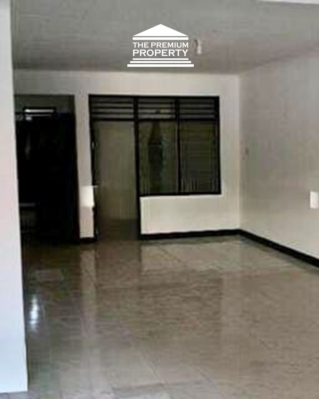 Rumah Dijual di Bawah Harga Pasar di Bendungan Hilir. Jalan 2 Mobil