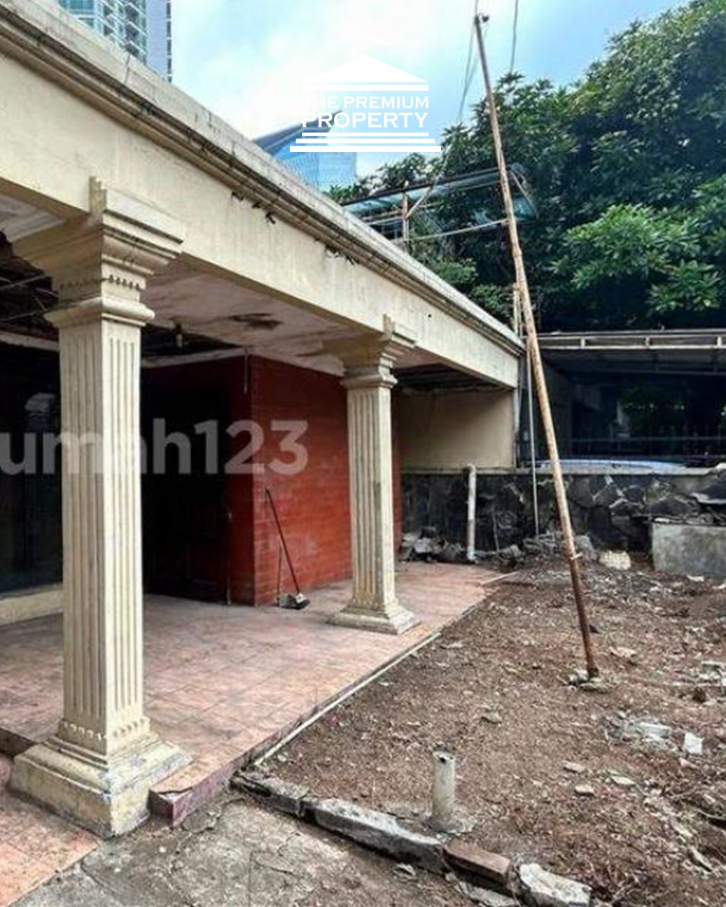 Dijual Rumah di Setiabudi, Rumah Tua 2 Lantai, Jalan Lebar 3 mobil