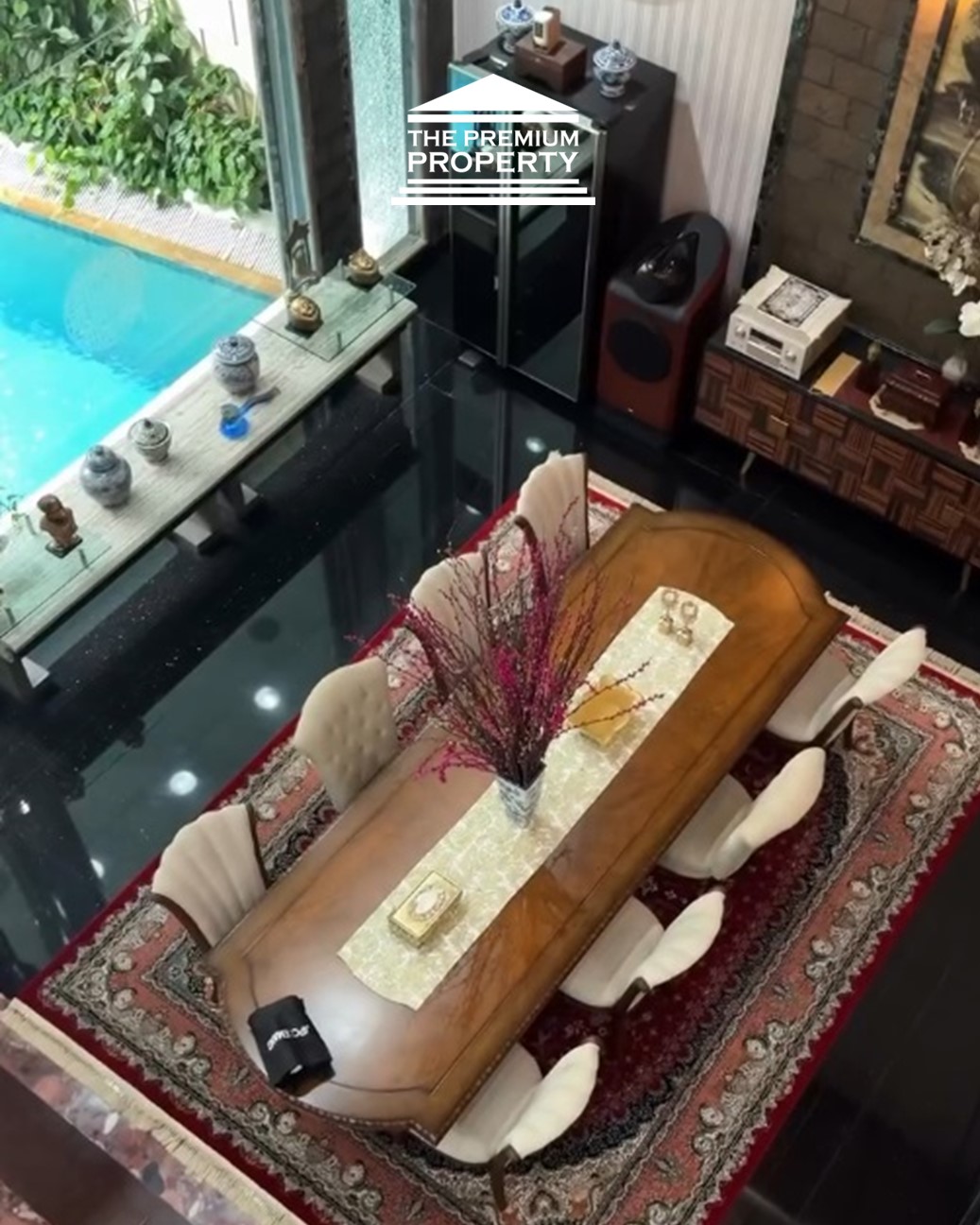 Rumah Mewah Furnished Nuansa Resort di Bali. Ada Kolam Renang Pribadi. Rumah Dijual di Pondok Indah.