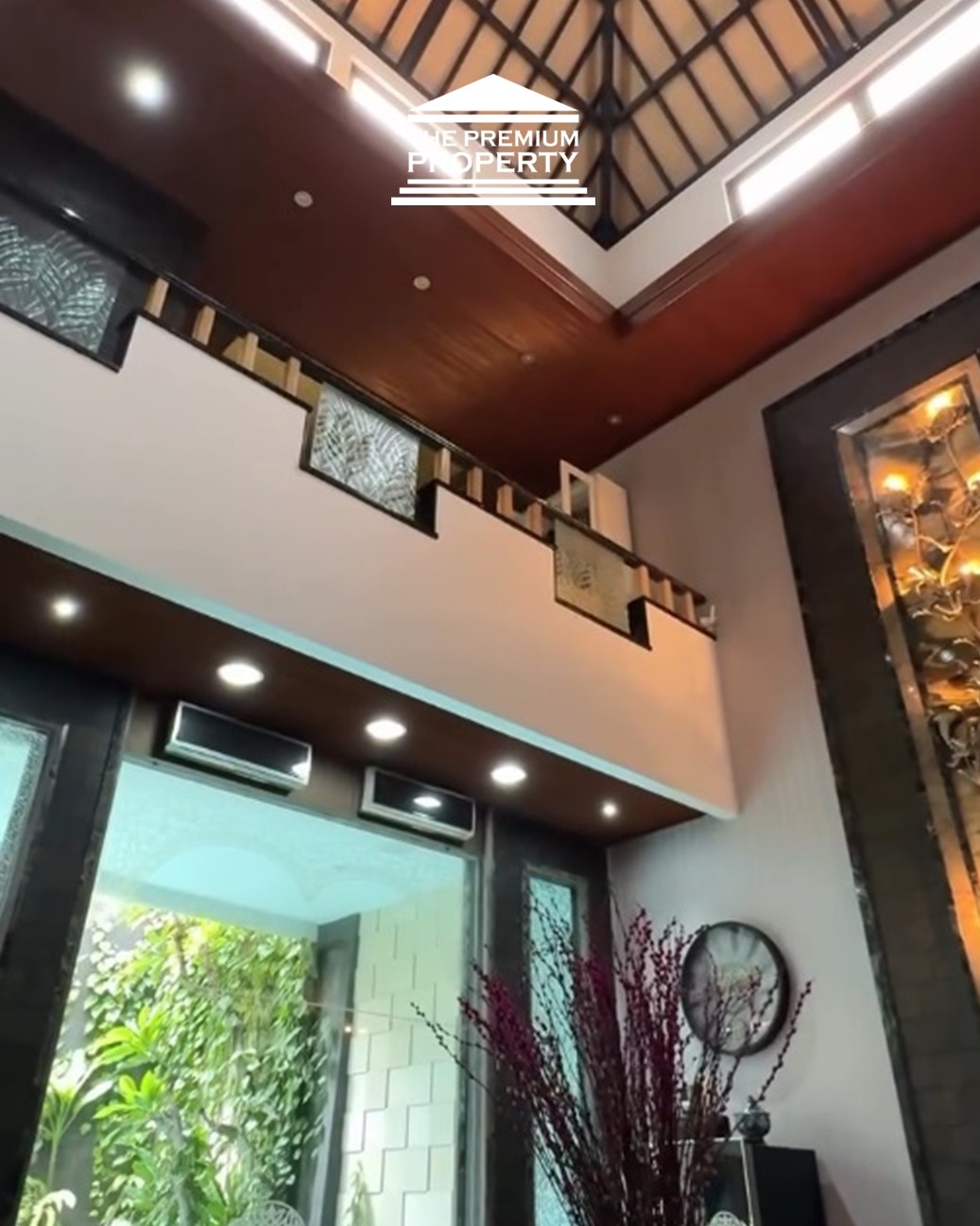 Rumah Mewah Furnished Nuansa Resort di Bali. Ada Kolam Renang Pribadi. Rumah Dijual di Pondok Indah.
