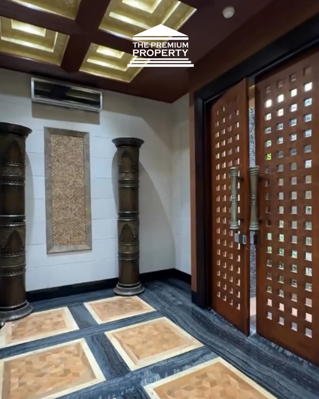 Rumah Mewah Furnished Nuansa Resort di Bali. Ada Kolam Renang Pribadi. Rumah Dijual di Pondok Indah.