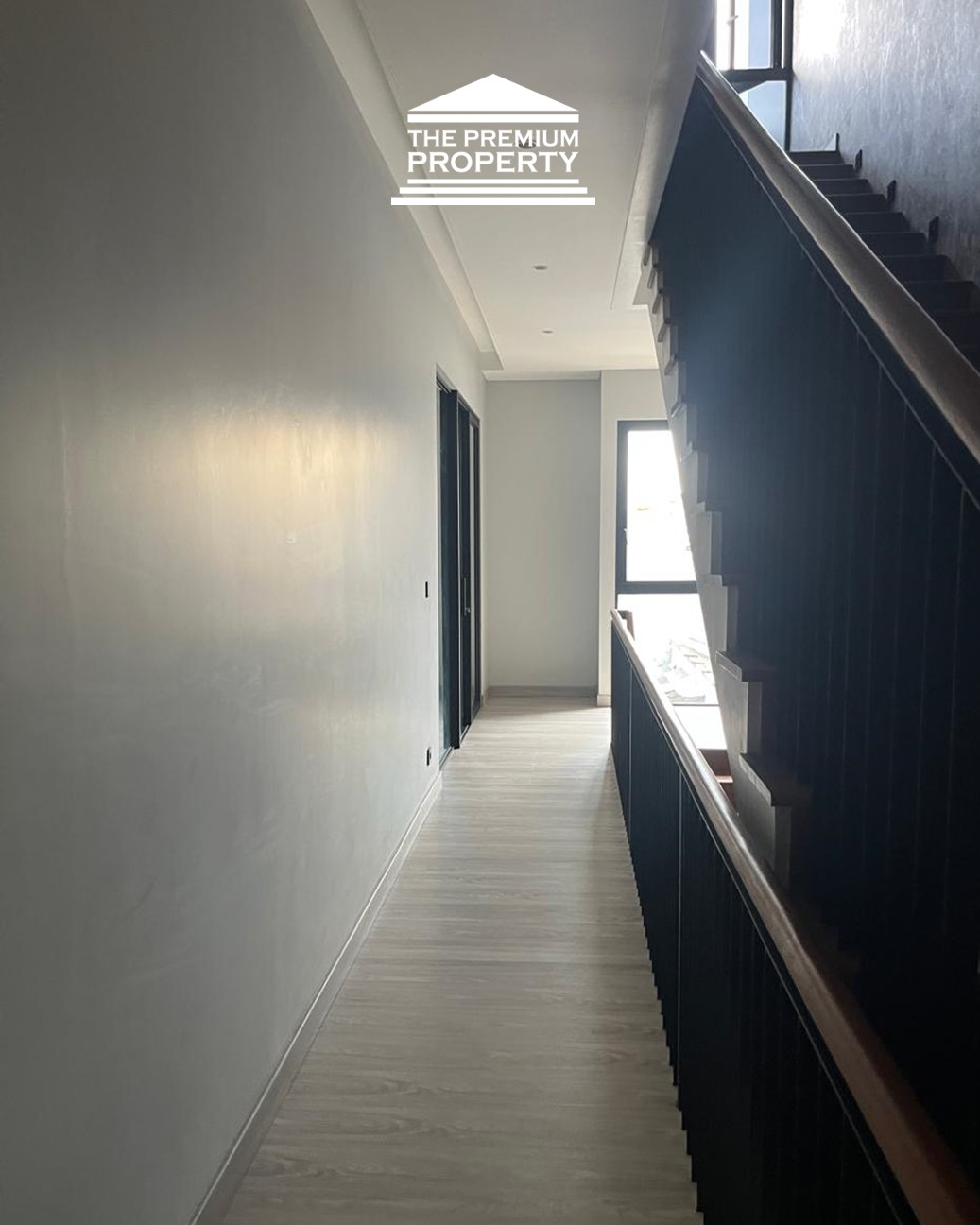 Brand New House 3 Lantai, Ada Tempat Lift! Rumah Dijual di Pondok Indah.