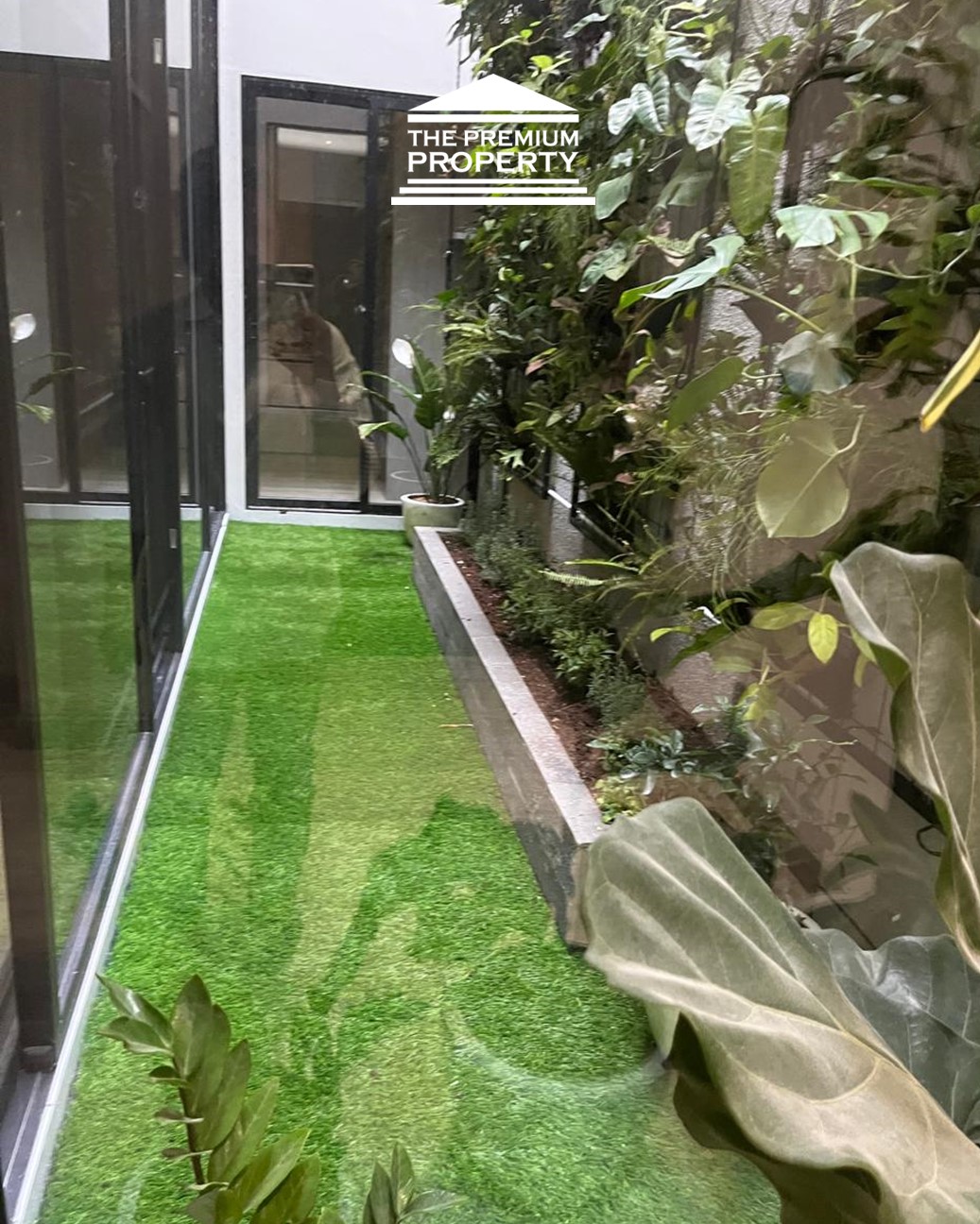 Brand New House 3 Lantai, Ada Tempat Lift! Rumah Dijual di Pondok Indah.