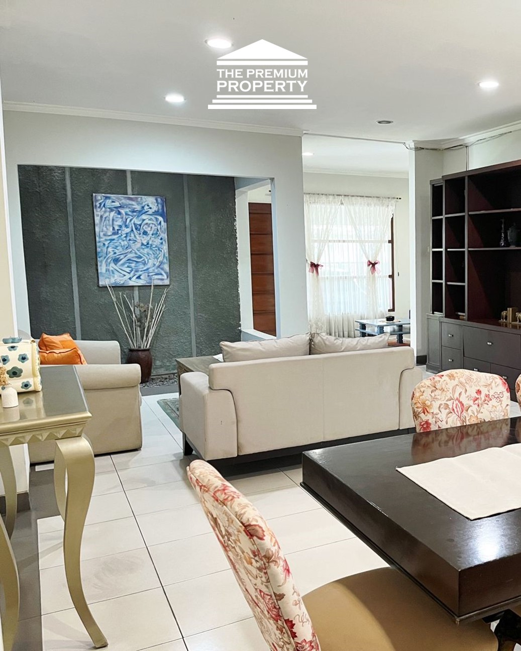 Rumah Furnished 2 Lantai, 3 Kamar Tidur, Rumah Dijual di Pondok Indah