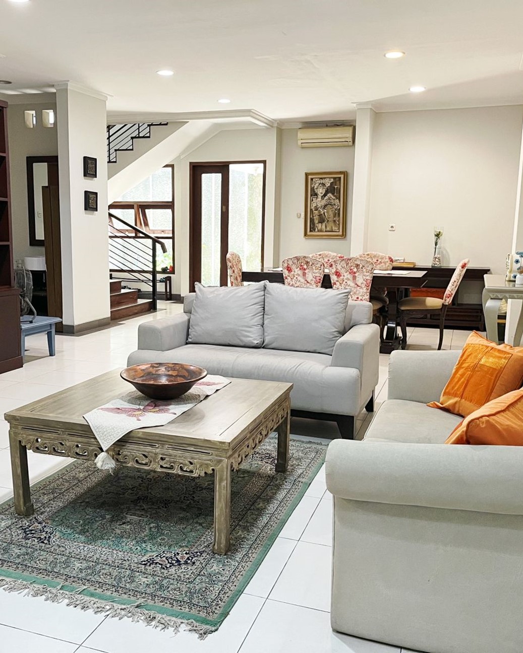 Rumah Furnished 2 Lantai, 3 Kamar Tidur, Rumah Dijual di Pondok Indah