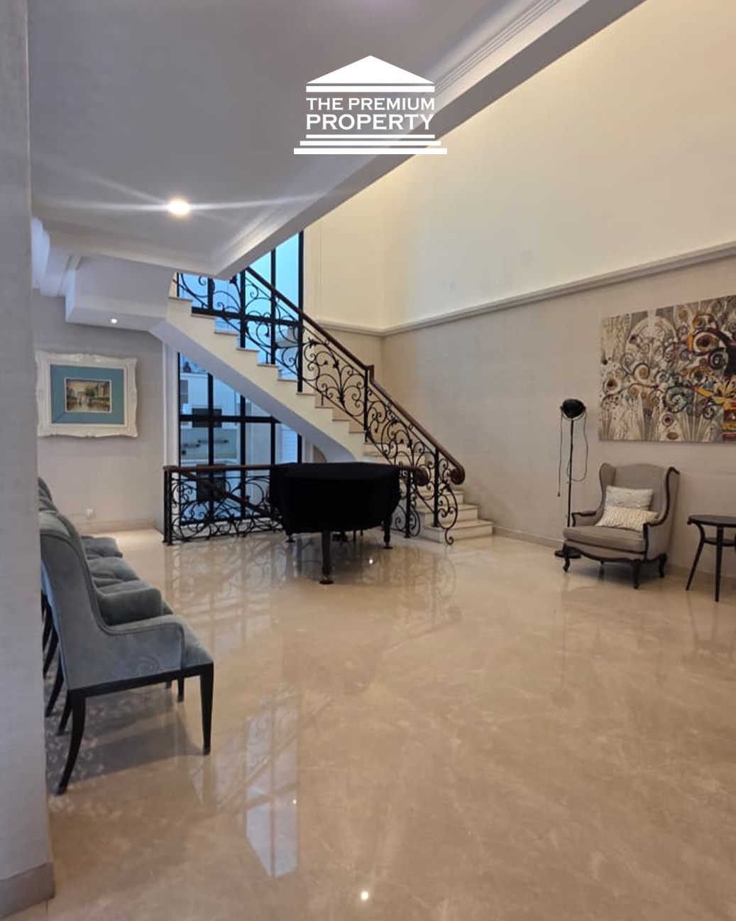 Langka! Rumah Mewah Semi Furnished Dekat Scbd & Gunawarman. Jalan Lebar!