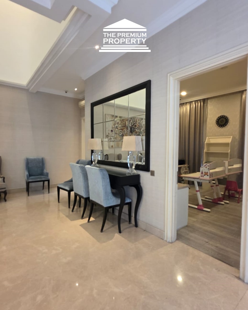 Langka! Rumah Mewah Semi Furnished Dekat Scbd & Gunawarman. Jalan Lebar!